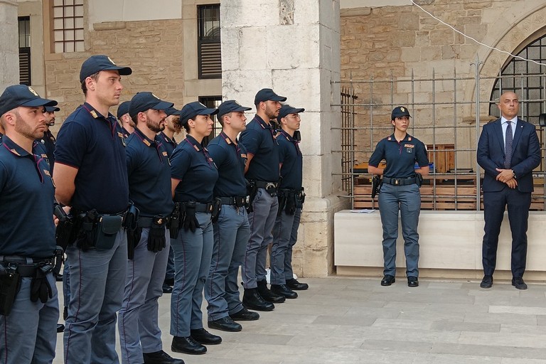 Presentati nel chiostro di Palazzo di Città ad Andria i 65 neo agenti di PS assegnati alla Questura